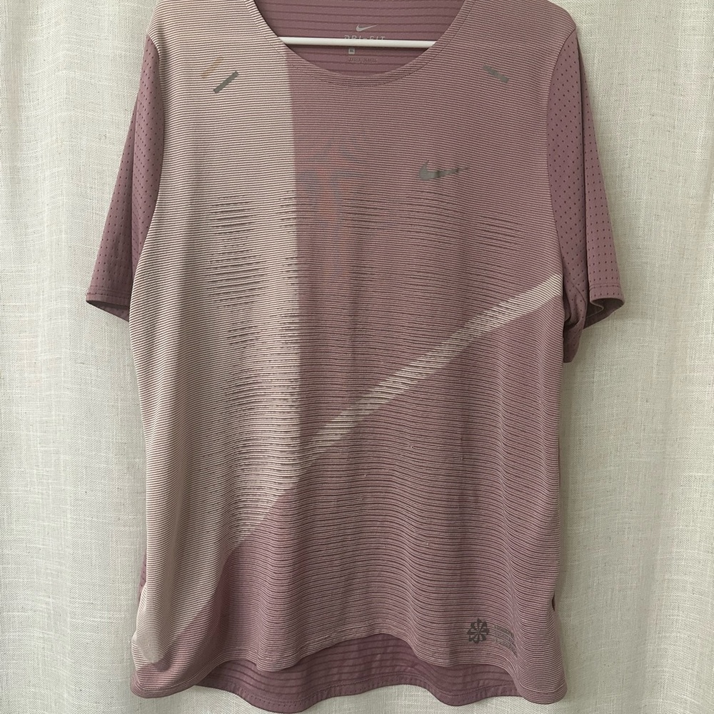 Nike Men's Mauve Short Sleeve Tee